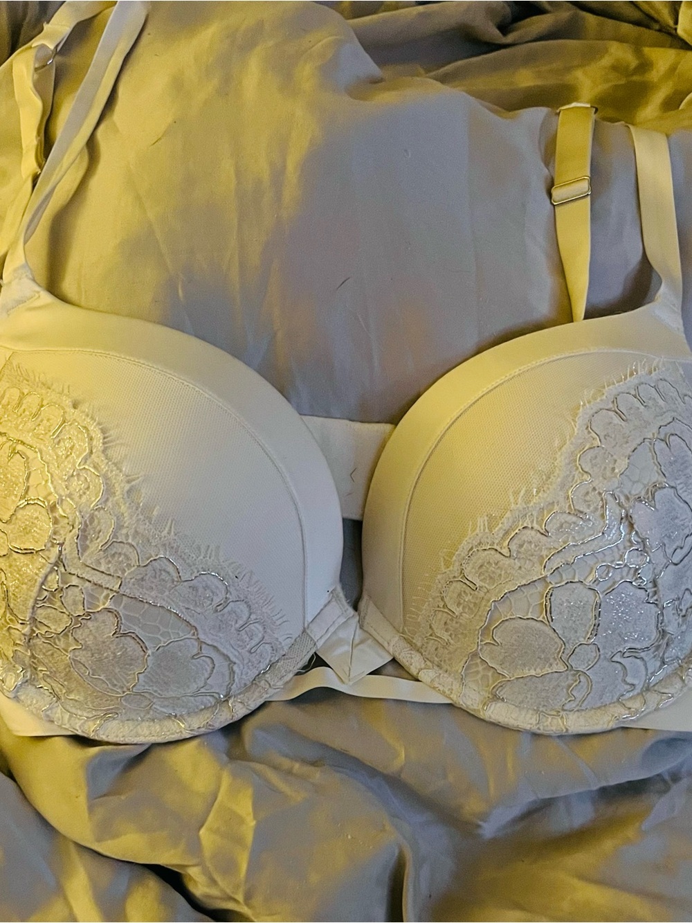 Victoria's Secret Ivory Lace Push-Up Bra